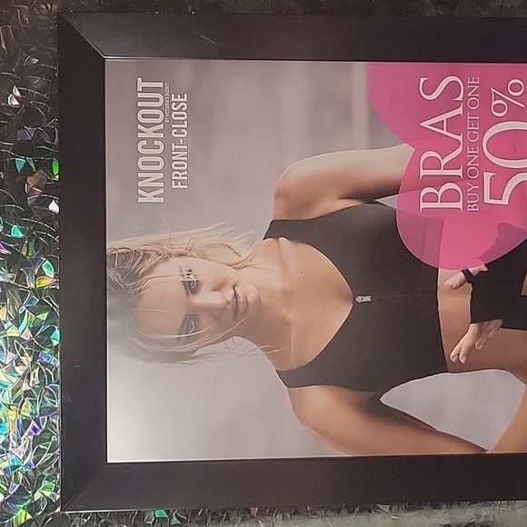 VS RARE Wall Picture/ Photo Display Poster Knock Out Bras! - Picture 3 of 8